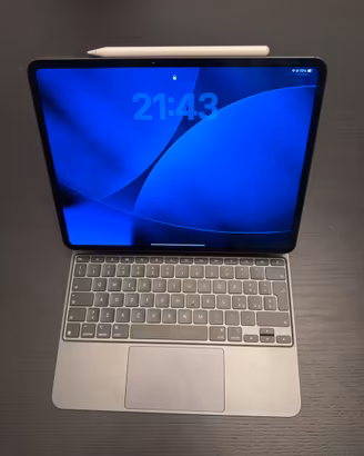 iPad Pro 13” M4, 1T,  W + C, con Keyboard e Pencil