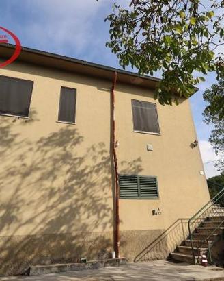 Appartamento di 129 m² con 4 locali a Laterina Per