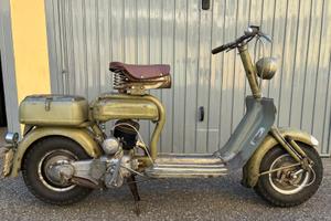 Lambretta c 125 1951 da passaggio