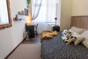 Stanza con bagno privato e balcone vicino Metro B