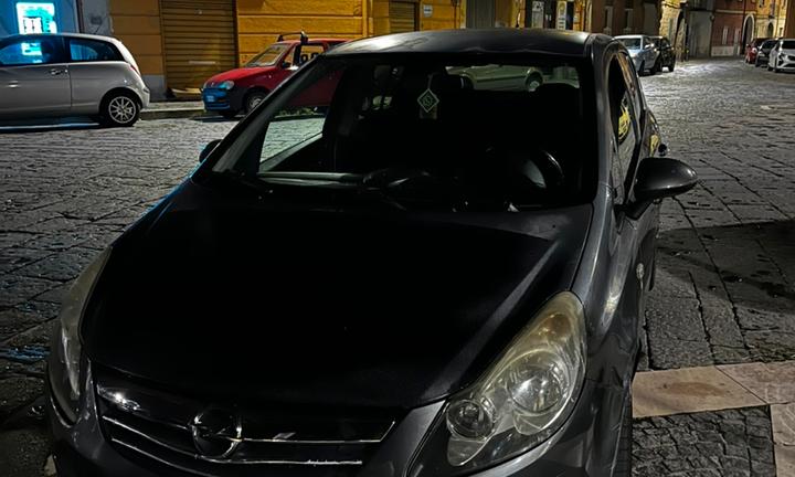 Opel corsa  2010