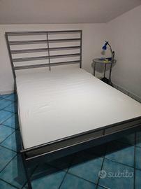 letto 140+materasso e comodini 