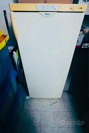 CONGELATORE Verticale Whirpool