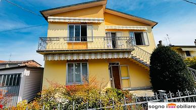 Ampia Villetta Bifamiliare