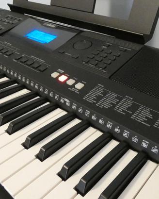Tastiera Yamaha PSR-E453