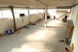Immobile di 400 m² con 1 locale a Valsamoggia