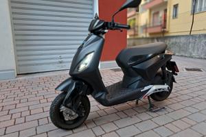 Scooter elettrico PIAGGIO 1 Active