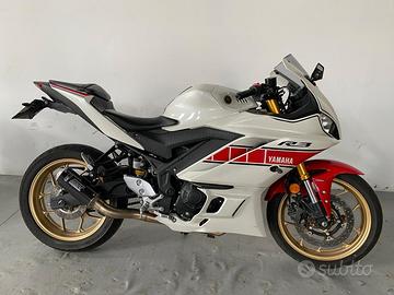 YAMAHA R3