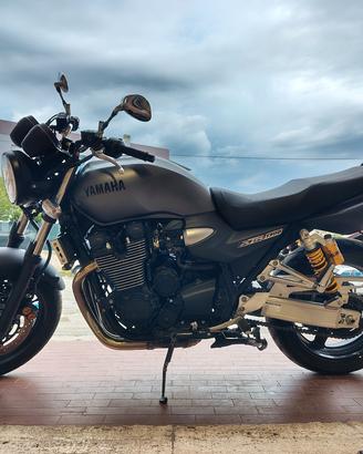 Yamaha XJR1300 SOLO 4600KM!