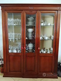 Vetrina da salone in legno