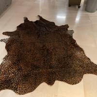 Tappeto in pelle di mucca con stampa