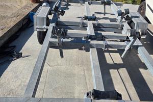 Carrello omologato trasporto imbarcazione