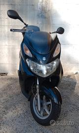 Scooter Suzuki Burgman 