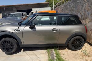 Mini Cooper sinistrata - 2017