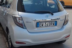 toyota yaris 2014 1000 cc benzina