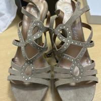 Sandali in camoscio nuovi