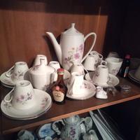 servizio di tazzine di porcellana 