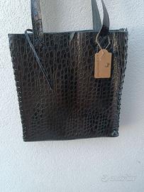 Borsa in pelle vera fatta a mano