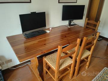 Tavolo da pranzo, credenza e 6 sedie in legno mass