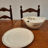 Zuppiera in porcellana e piatto in ceramica