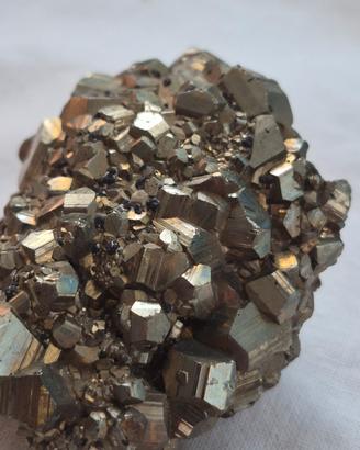 minerale naturale  cristallizzato cristalli lumino