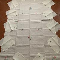 Tovaglia in lino ricamata a mano + 12 tovaglioli