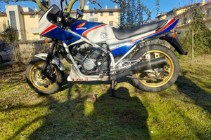 Honda VF 750 F