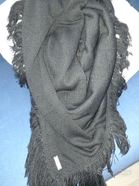 Sciarpa nera marca blu byblos