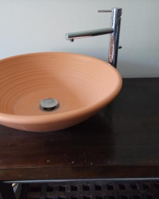 Mobile con bacile per bagno