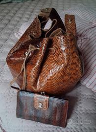 Secchiello coccodrillo marrone