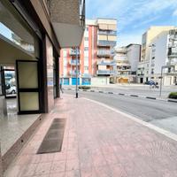 Locale commerciale in Via Monfalcone / Alvisi
