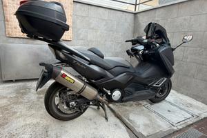 Yamaha T-Max 530, colore Nero Opaco