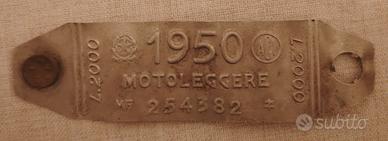 vecchio contrassegno metallico per motocicletta