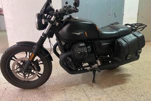 Moto Guzzi V7 III Stone, 2018