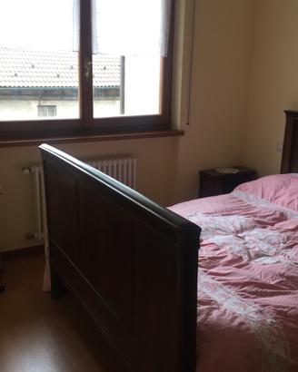 Letto antico in noce massello