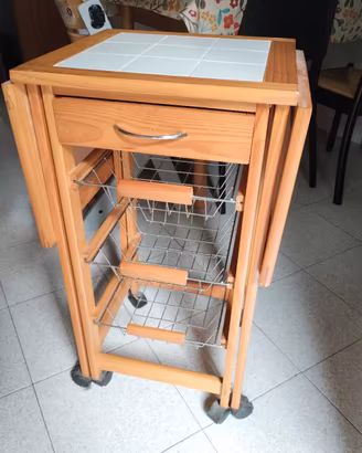 Carrello da cucina in legno con piano estendibile 