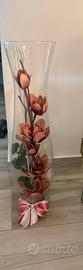 Composizione vaso con fiori finti