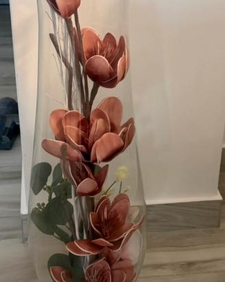 Composizione vaso con fiori finti