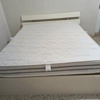 letto matrimoniale con doghe ortopediche e materas