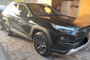 Toyota RAV4 Hybrid 225 cavalli 4x4 Adventure