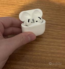 Airpods 4 - Cancellazione Rumore + Cover Antiurto