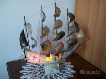 VELIERO LAMPADA IN CORNO DI BUE