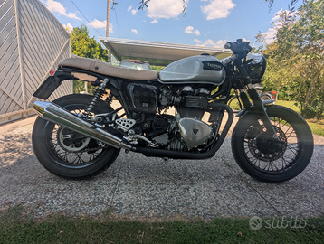 Triumph thruxton 900