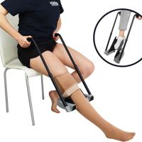 Ausilio per indossare calze elastiche compressive