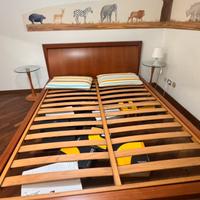Letto matrimoniale in ciliegio e comodini abbinati