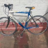 bicicletta in alluminio. 