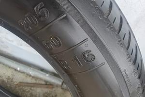 205/60/R16 pnumatici