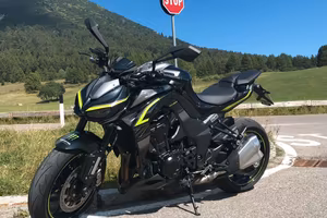 Kawasaki z1000 r