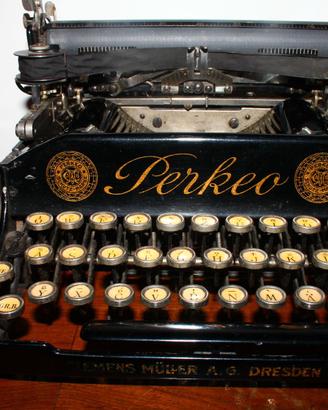 Stupenda macchina da scrivere "Perkeo" 1920