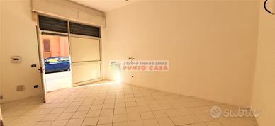 PACECO-Locali di diverse quadrature,da 25 a 130 mq